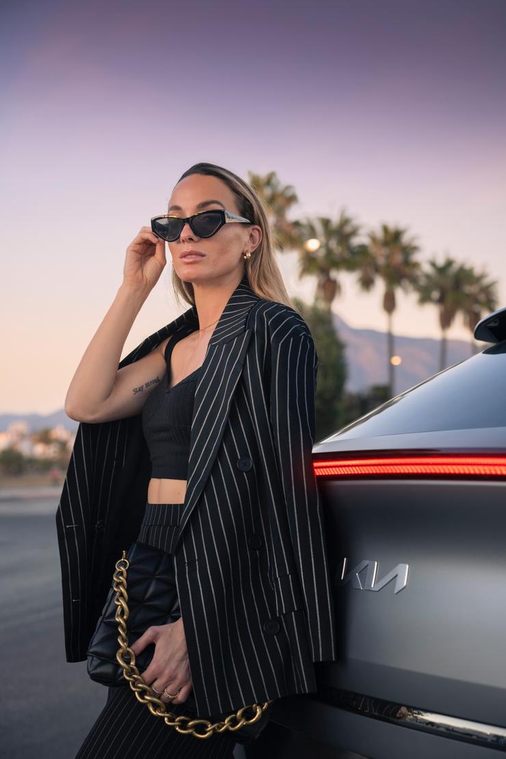 Kia, EV6, Kia EV6, liestyle, fotball player, Kosovare Asllani, magazine, sunset